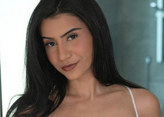 Roxie Sinner