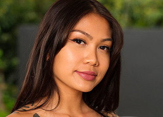 Yumi Sin