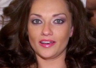 Leona Bella