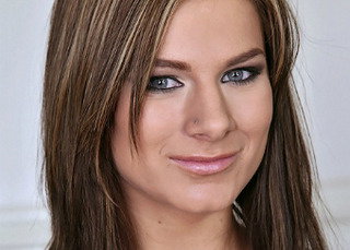 Charlotte Fakta
