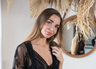 Arina Shy