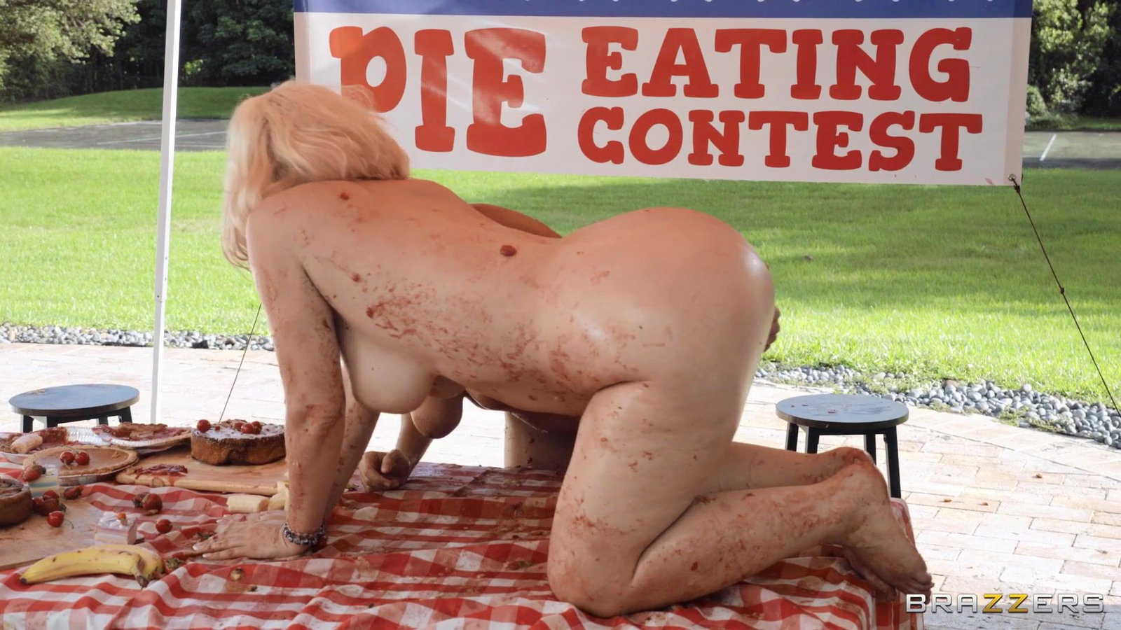 Hot And Mean - A Face Full Of Pie - 12/05/2021