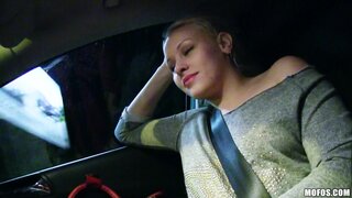 Stranded Teens - Lola's Boyfriend Troubles - 04/10/2014