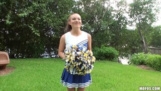 I Know That Girl - Cheerleader Teen Home Video - 07/28/2014