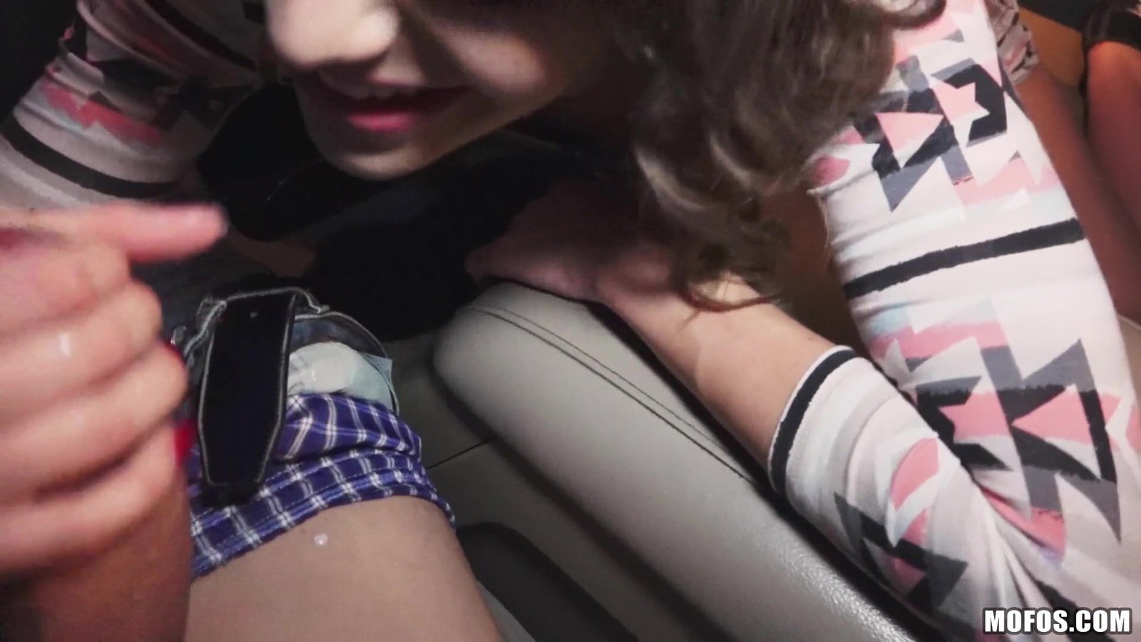 Stranded Teens - Kimmy Gives Good Road Head - 08/27/2015