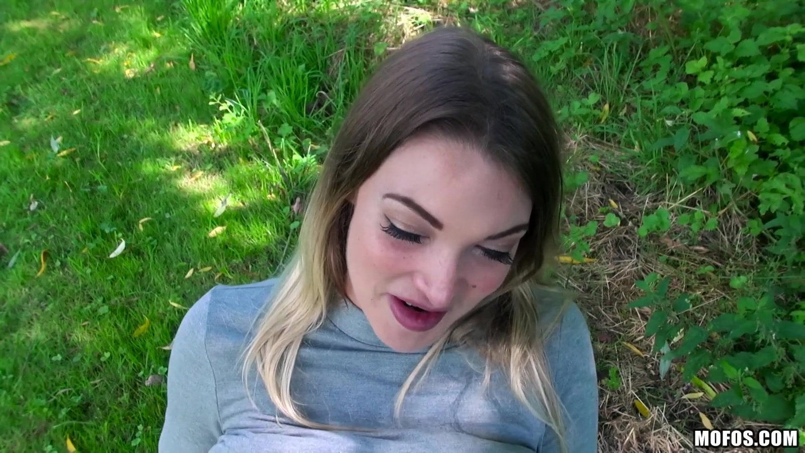 Public Pickups - Busty Brit Makes Amateur Sex Tape - 08/25/2016