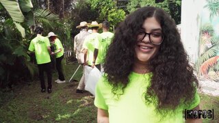 Let's Post It - Yard Workers - 05/07/2024