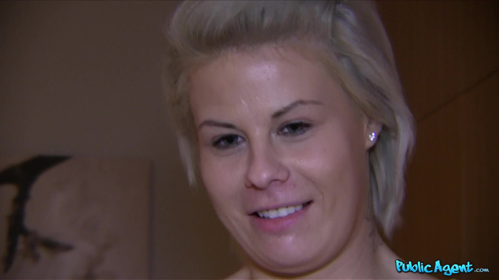Public Agent - Short Haired Woman Gets A Special Offer For Stranger's Cock - 01/31/2014