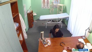 Fake Hospital - Doctor convinces patient to have office sex - 01/02/2015