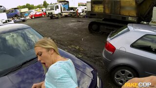 Fake Cop - Balls of steel: Girl caught short won't be telling her boyfriend - 09/13/2015