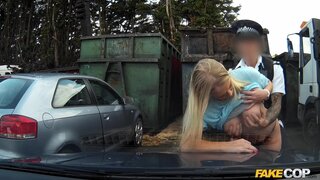 Fake Cop - Balls of steel: Girl caught short won't be telling her boyfriend - 09/13/2015