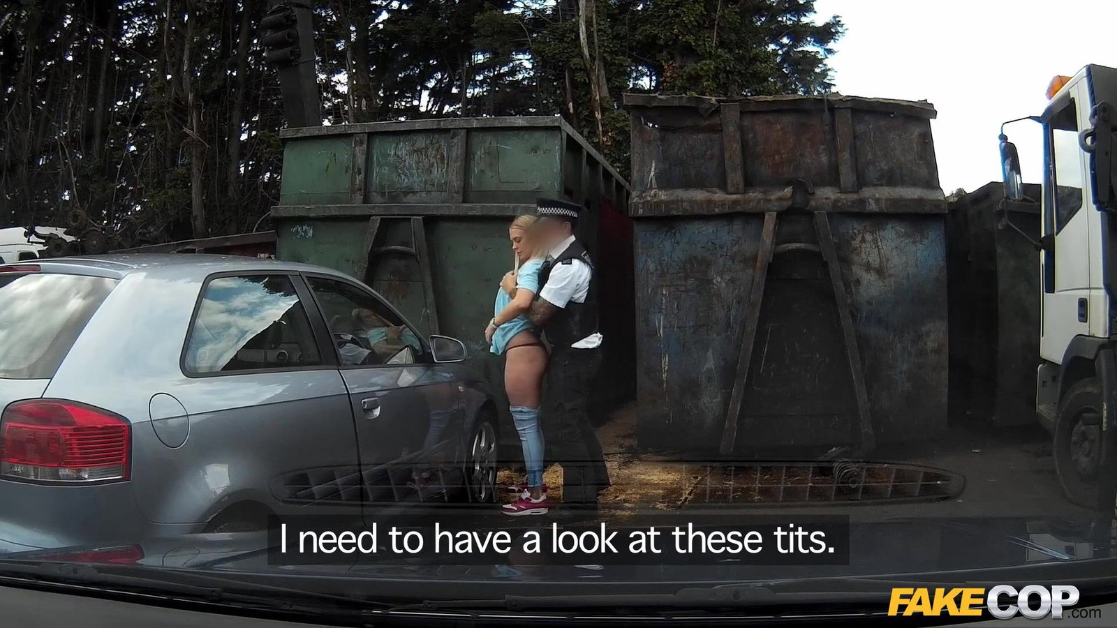 Fake Cop - Balls of steel: Girl caught short won't be telling her boyfriend - 09/13/2015