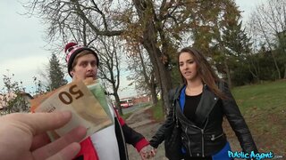 Public Agent - She fucks meters away from her boyfriend - 12/18/2017