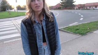 Public Agent - Sexy American blonde sex for cash - 08/14/2018