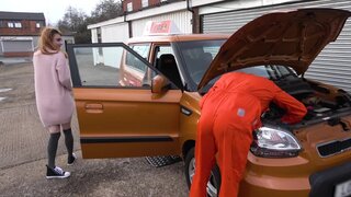 - Mechanic gets hands on with learner - 02/25/2019