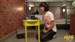 Fake Hostel - ASMR Girl - 01/10/2020