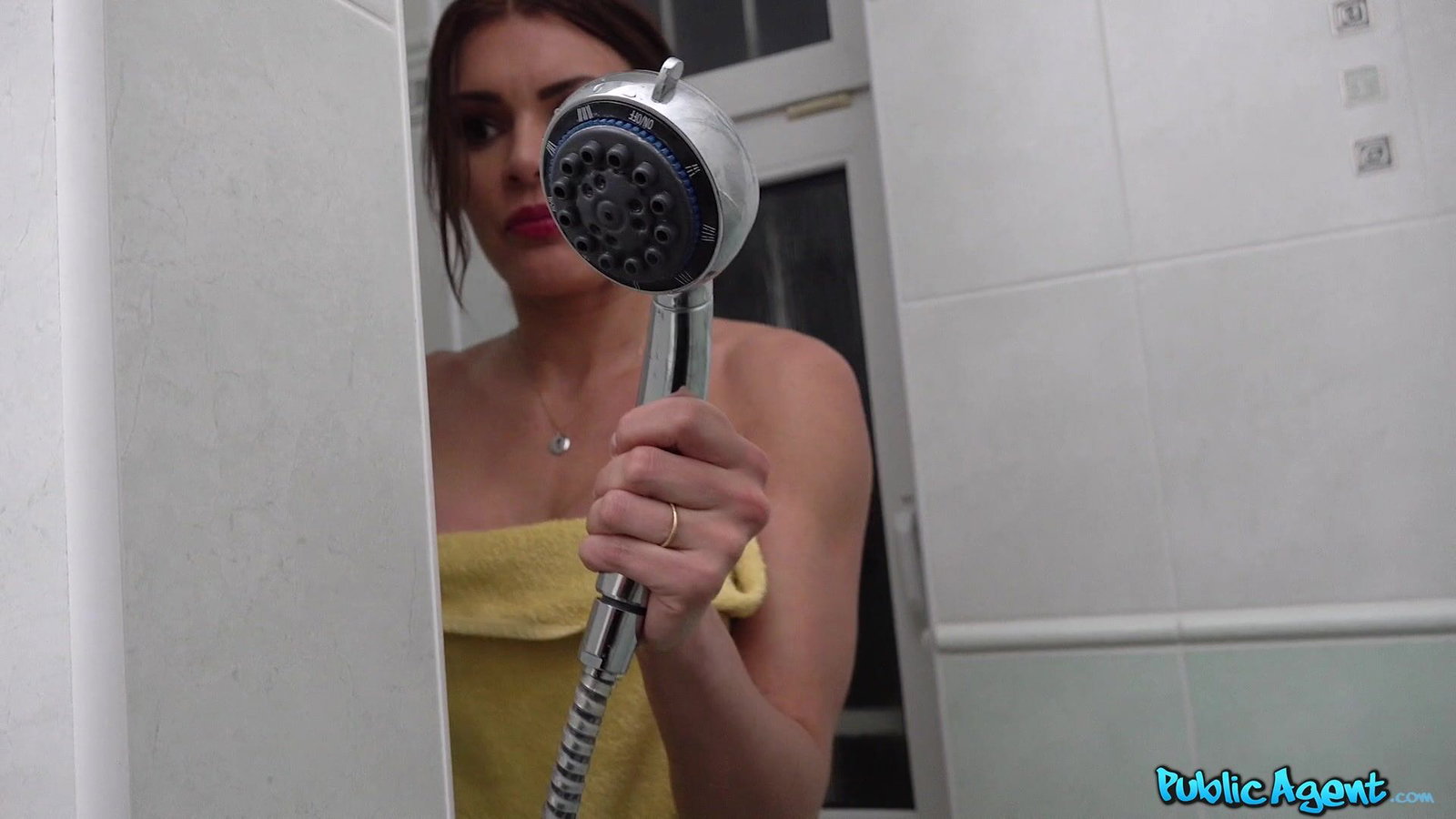 Public Agent - Lost babe cheats for cash - 02/02/2020