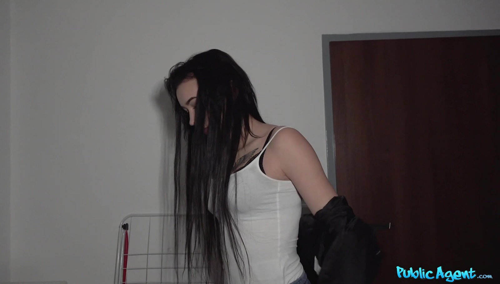 Public Agent - Dat Ass in tight denim jeans - 02/04/2020