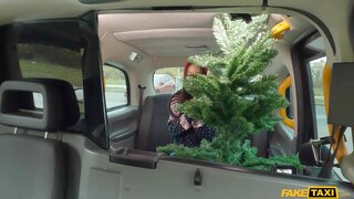 Fake Taxi - Cute Brazilian gives Xmas tip - 12/22/2023