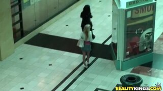 Street BlowJobs - Beautiful Bella - 01/03/2010