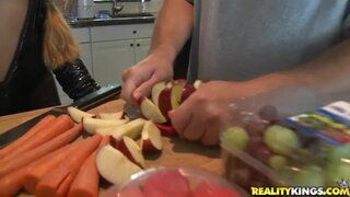 Milf Hunter - Juice Her - 06/21/2010