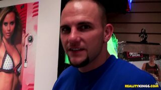 8th Street Latinas - Adult Store Score - 10/15/2010