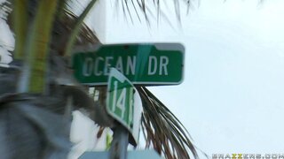 Day With A Pornstar - Canuck cleans her pipes in Miami - 10/15/2009