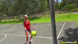 Street BlowJobs - Facial Fun - 10/09/2016
