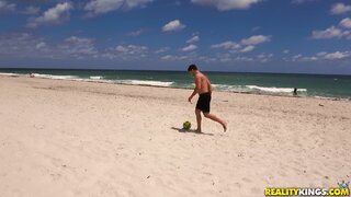 8th Street Latinas - Vienna Black And Yellow Bikini - 06/02/2017
