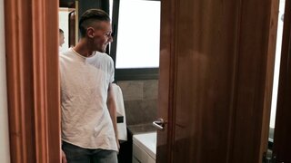 Mike's Apartment - Fucking The Squatter - 04/11/2018