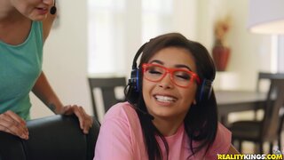 Hot Girls Game - Gamer Girl Needs Anal - 08/14/2019