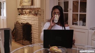 Reckless in Miami - Home And Away - 09/04/2019