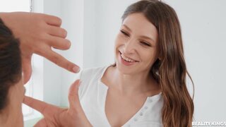 We Live Together - She Can't Resist - 02/25/2020