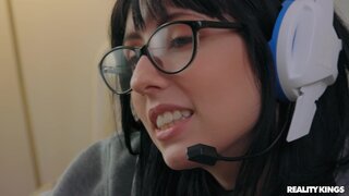Hot Girls Game - Gamer Girl - 08/09/2020