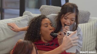 We Live Together - WLT S02E02: Never Have We Ever - 08/14/2020