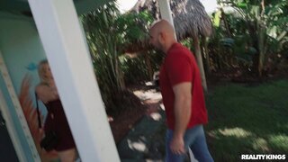 Milf Hunter - Friendly Neighbor - 01/31/2023