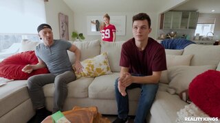 Sneaky Sex - Touch Down Below My Belt - 02/12/2023