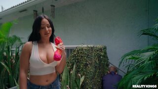 Milf Hunter - Hot MILF In The City - 09/30/2023