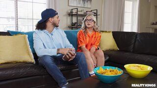 Crazy College GFs - My Boyfriend Won't Give Me Anal - 12/12/2024