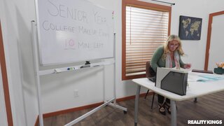 Crazy College GFs - Fucking On Exam Day - 01/07/2025