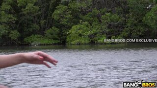 Public Bang - Out And About With Horny Aaliyah Hadid - 05/13/2018