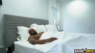 Monsters of Cock - Naughty Valentina Gets Black Anal - 04/07/2019