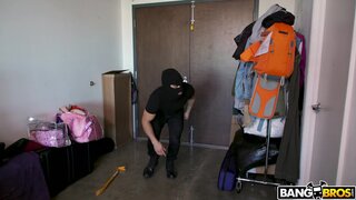 Big Tit Cream Pie - Violet Gets Tied up and Fucked - 04/18/2019