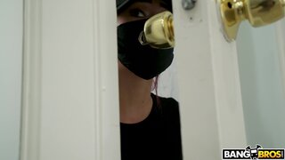 Bangbros Clips - Devious Kira Gets Caught - 01/05/2021