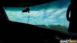 Bang Bus - Waitress Gets Huge Tip on The Bus - 01/27/2021