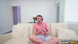 MomIsHorny - Horny Step Mom Squirts - 04/30/2021