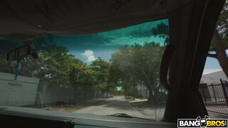 Bang Bus - Stripper Shows Ass for Cash - 10/12/2022