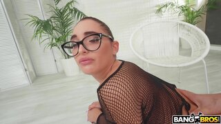 Ass Parade - Sara's Irresistible Big Booty - 12/12/2022