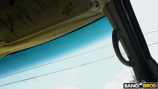 Bang Bus - Sisi Rose on the Bus - 07/12/2023